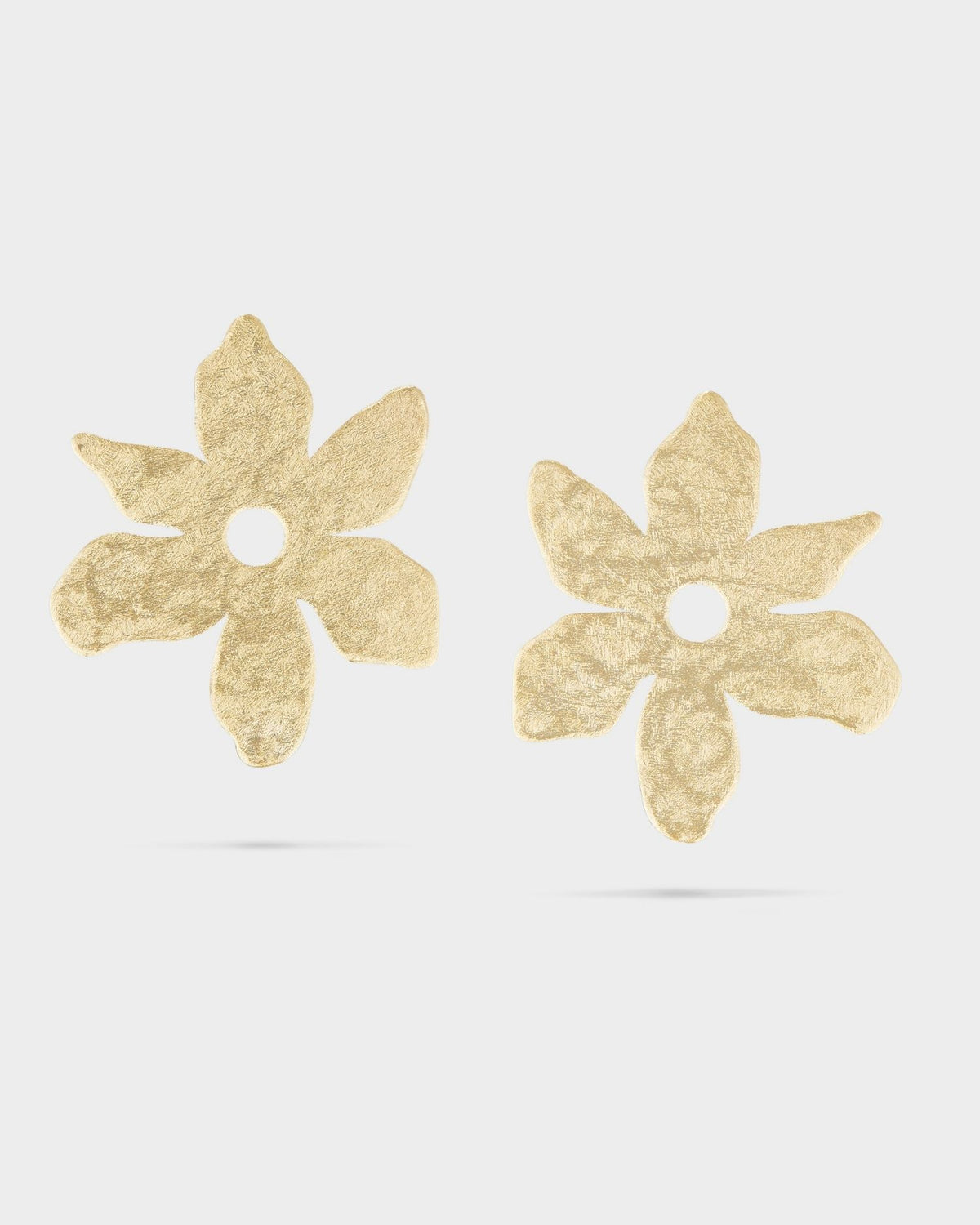 Yellow gold flower earrings
