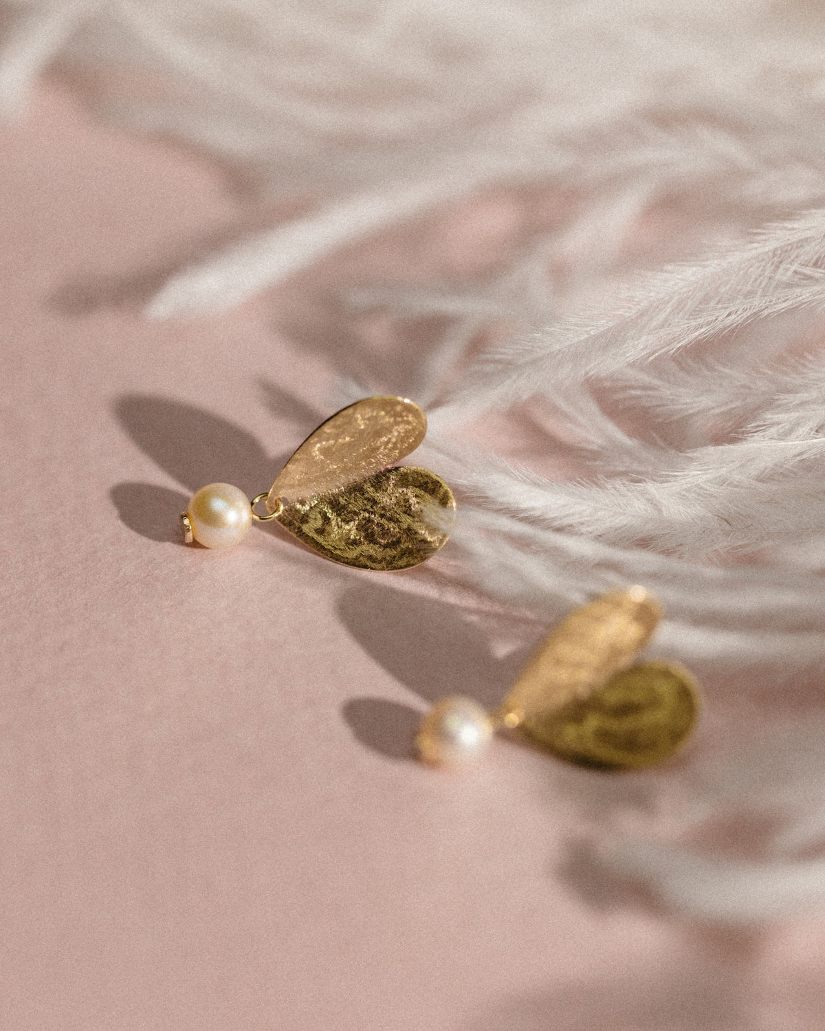 Small yellow gold solid heart and pearl earrings