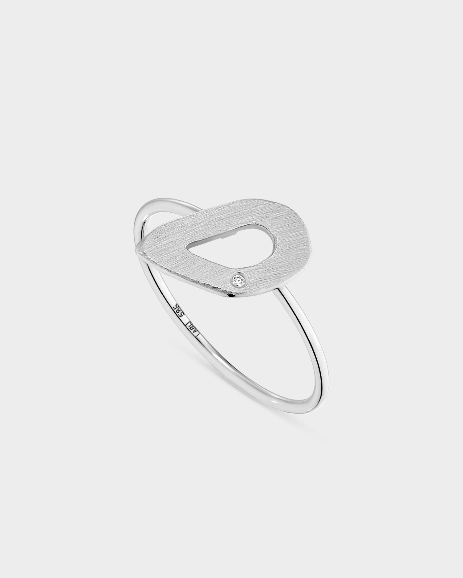 14k white gold mini seashell ring with natural diamond