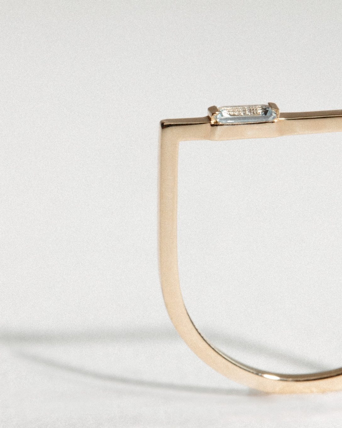 Inel Baguette din aur galben cu acvamarin