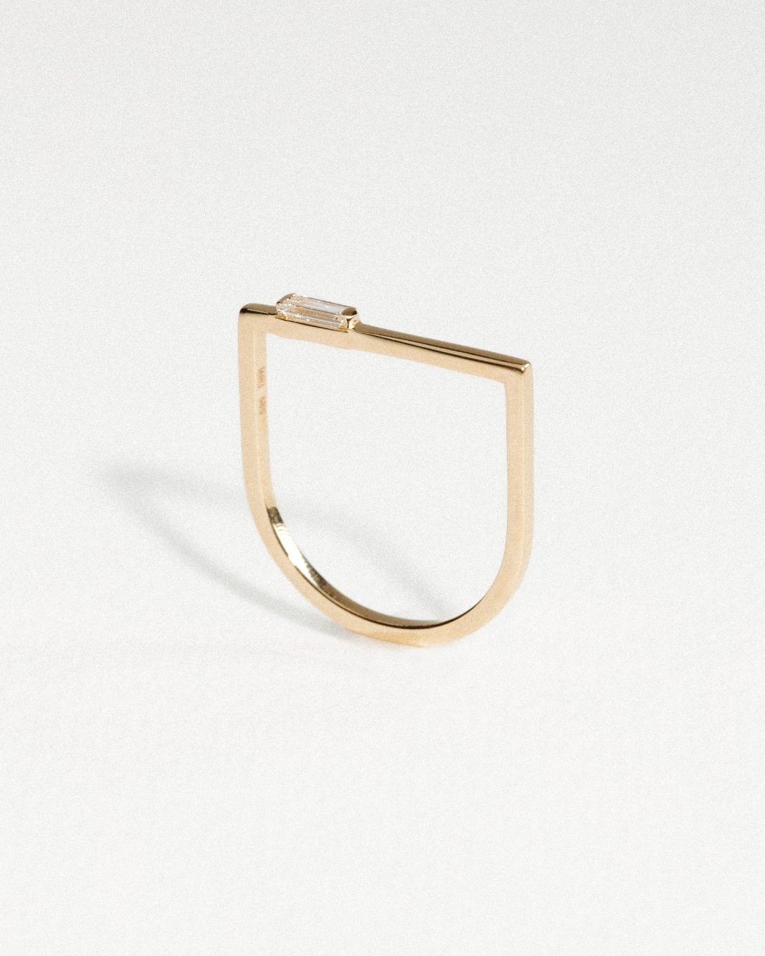 Inel Baguette din aur galben cu diamant natural