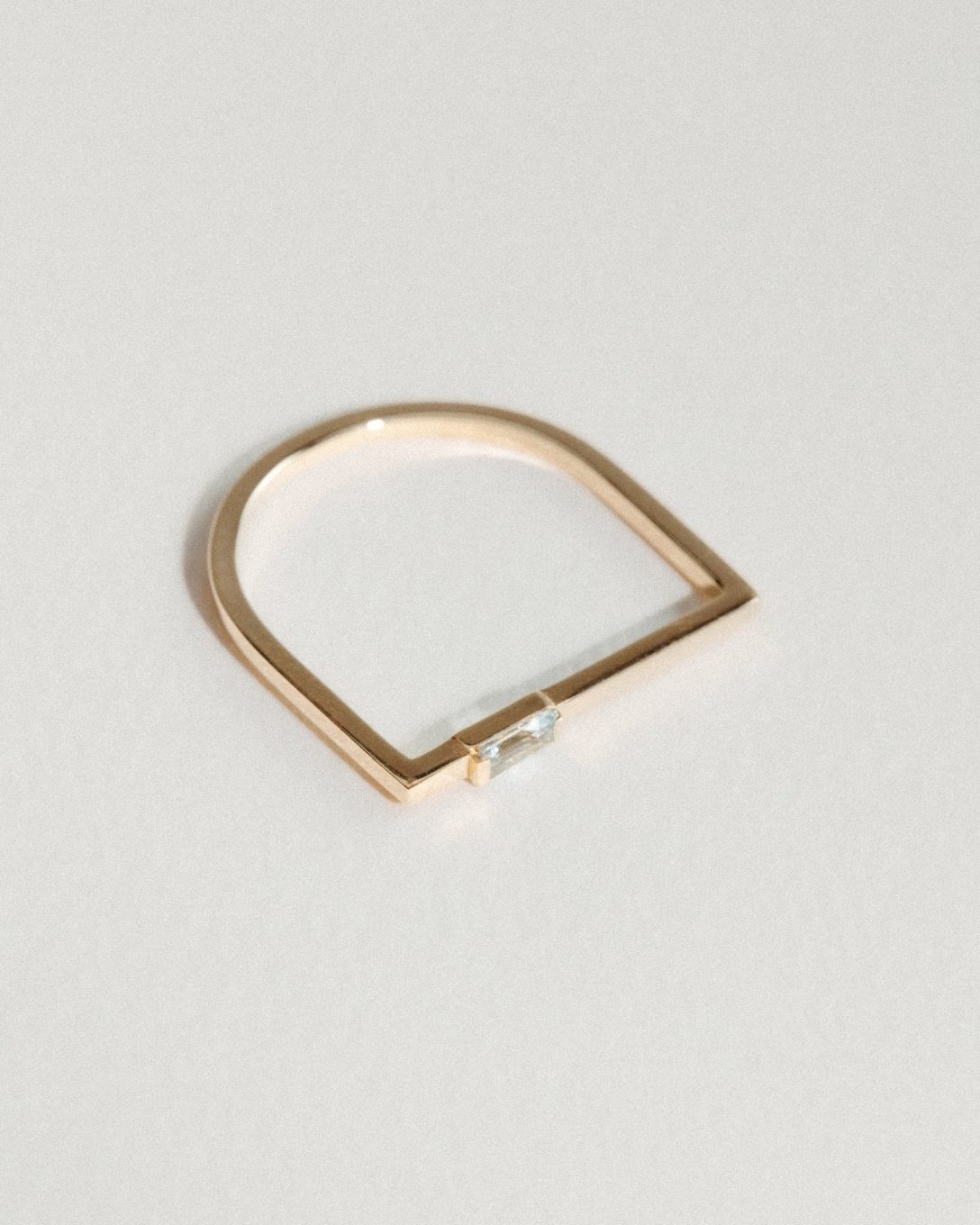 Inel Baguette din aur galben cu diamant natural