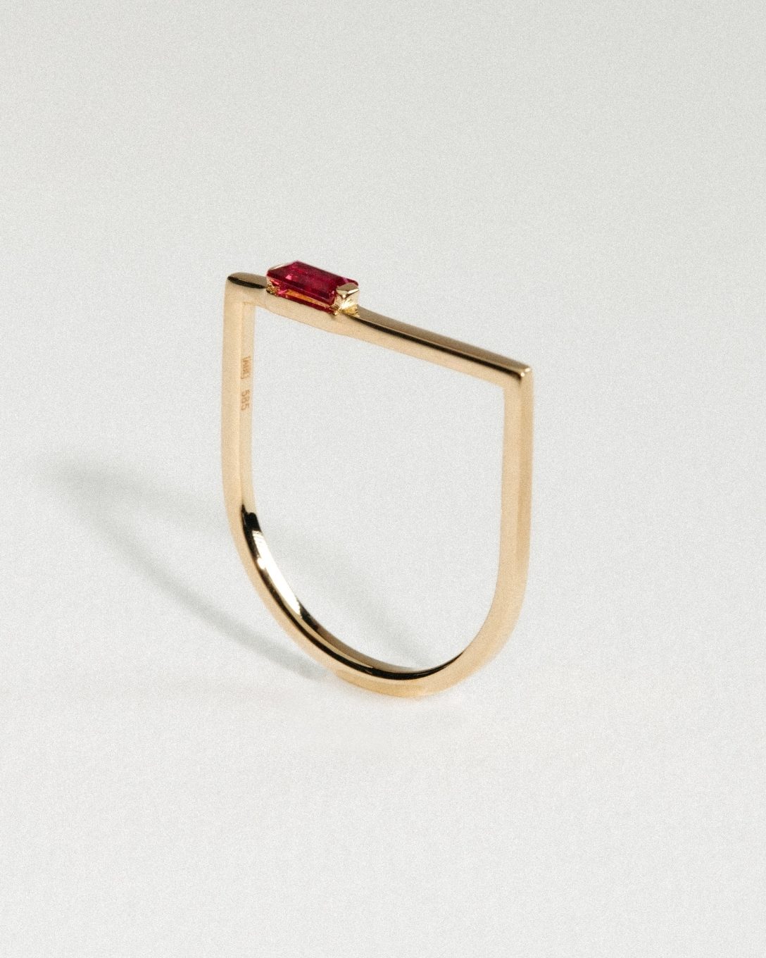 Ruby yellow gold Baguette ring