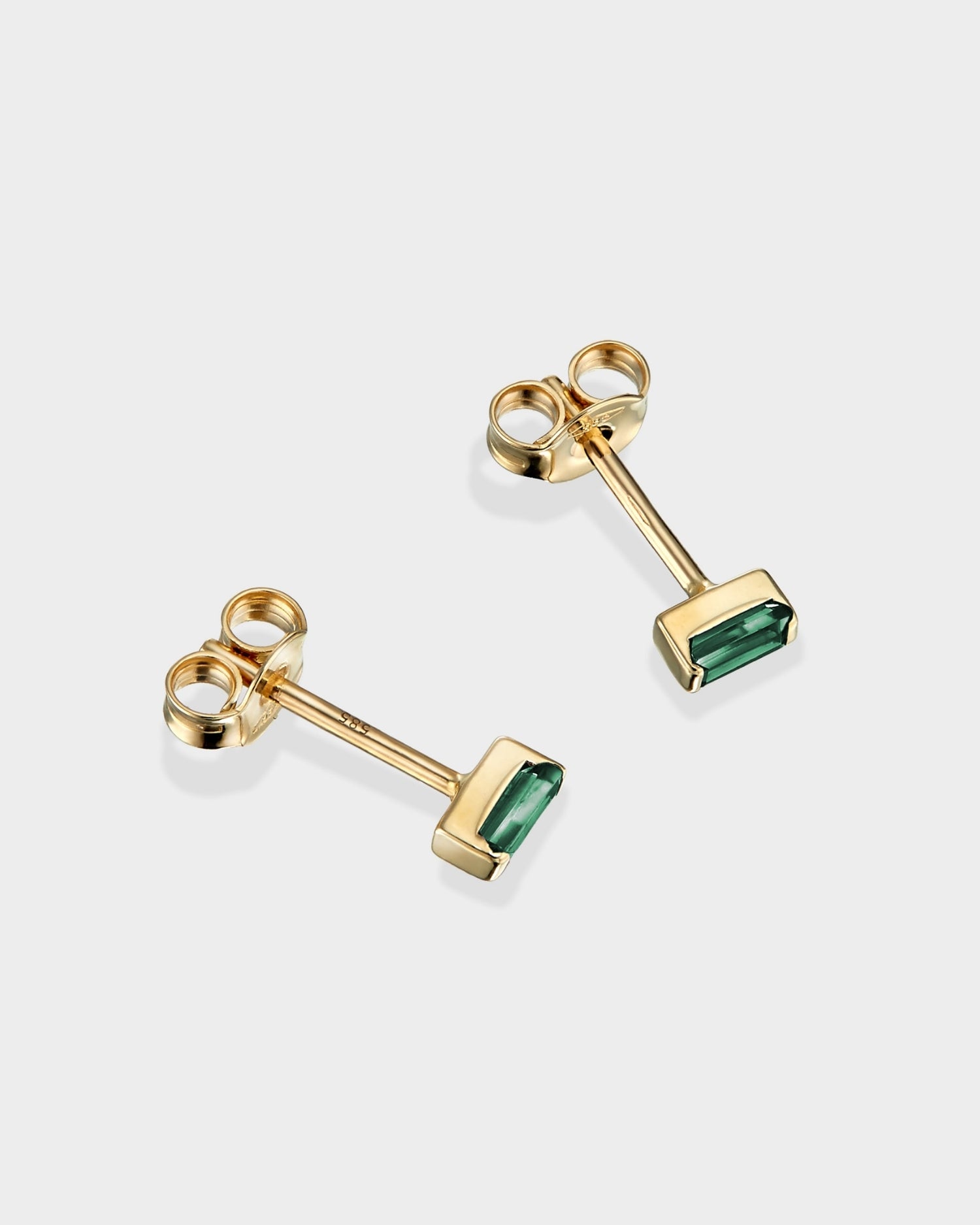 Cercei Baguette studs din aur galben cu smarald