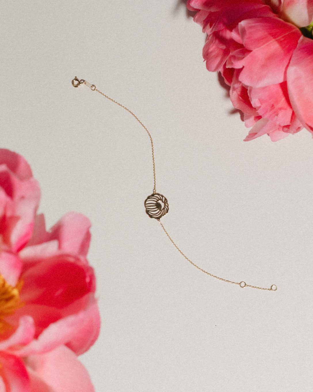 Brățară cu Bujor din aur galben