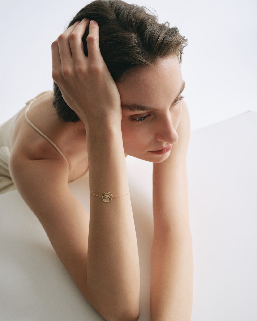 Brățară cu Bujor din aur galben