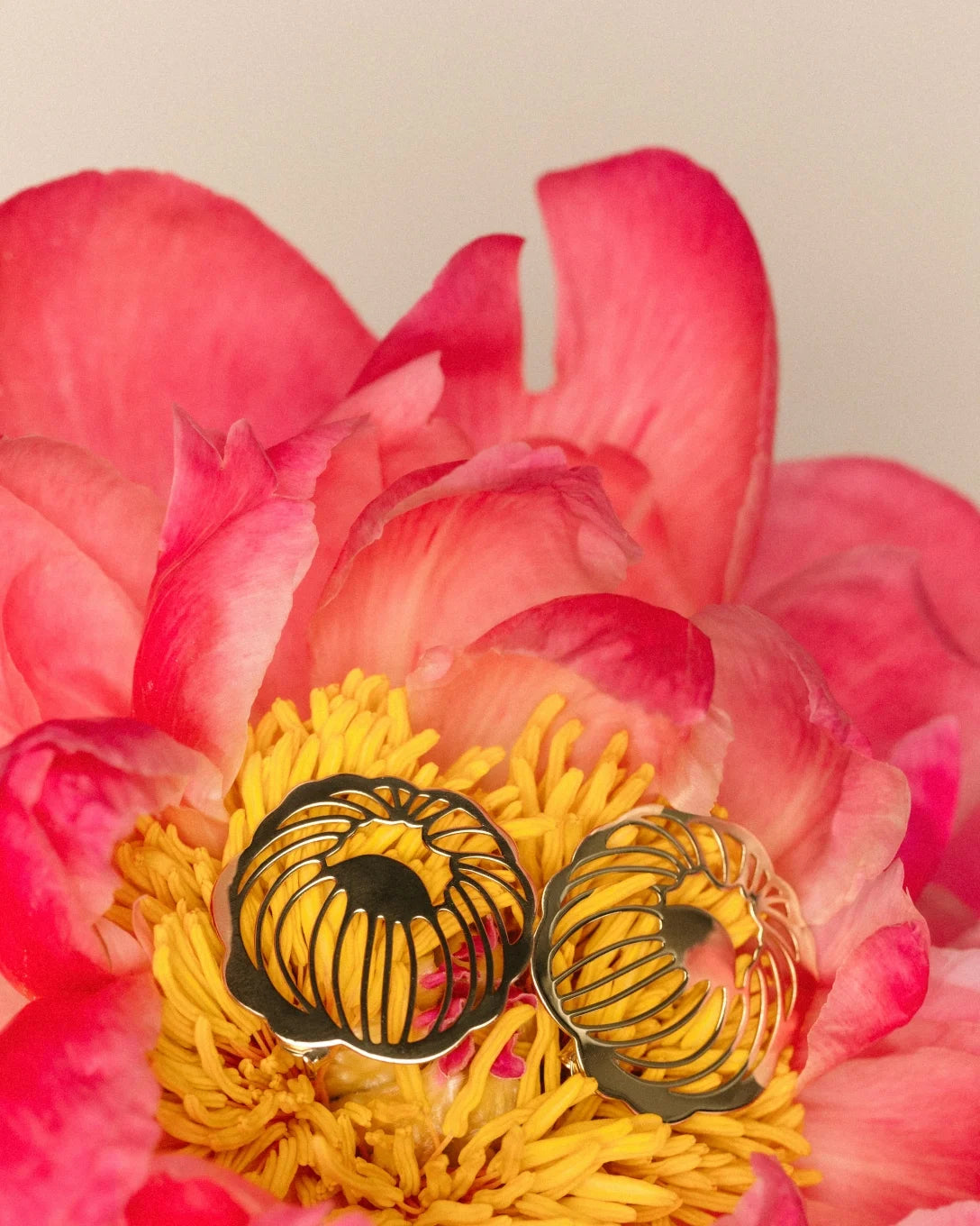 Cercei cu bujori din aur galben