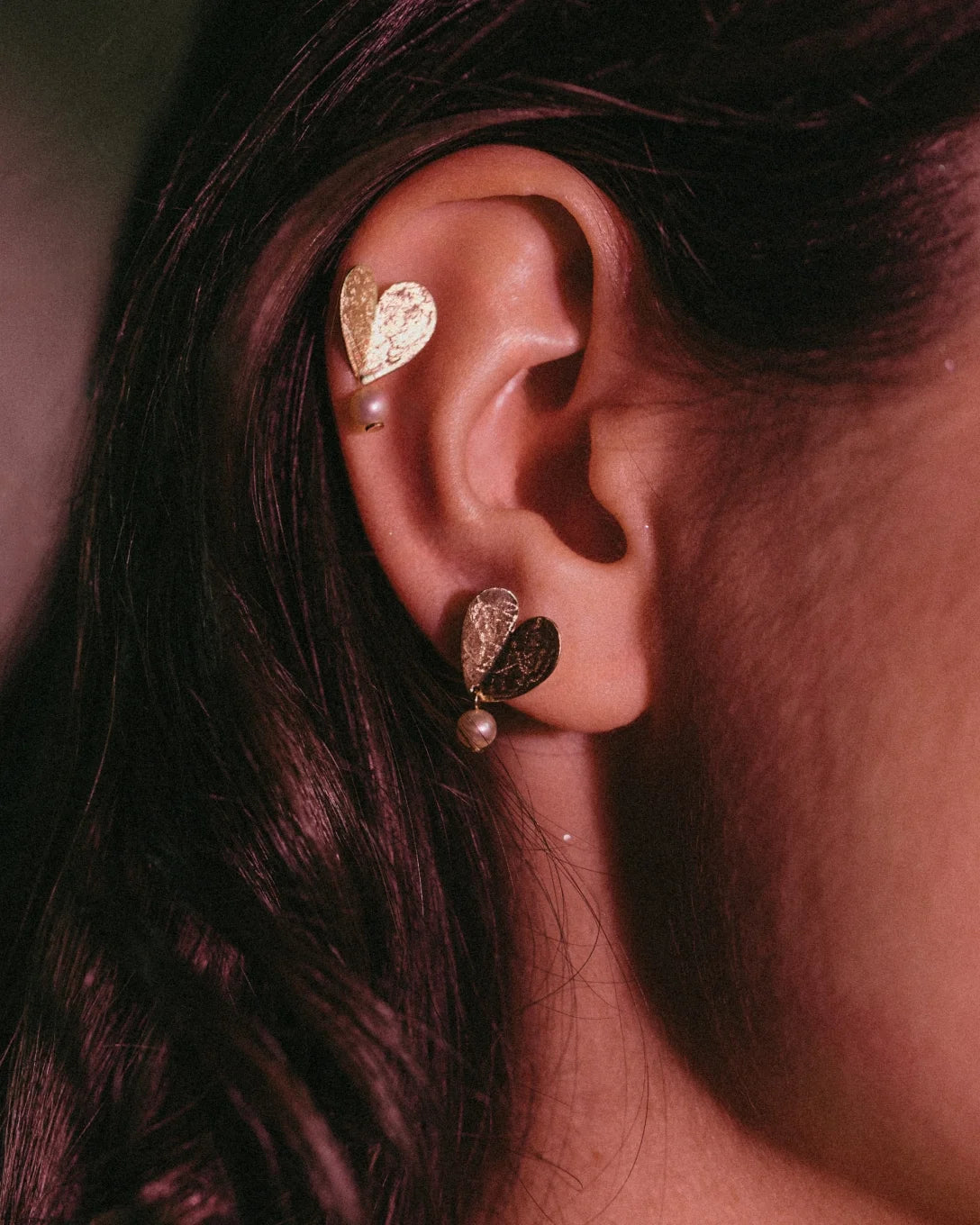 Small yellow gold solid heart and pearl earrings