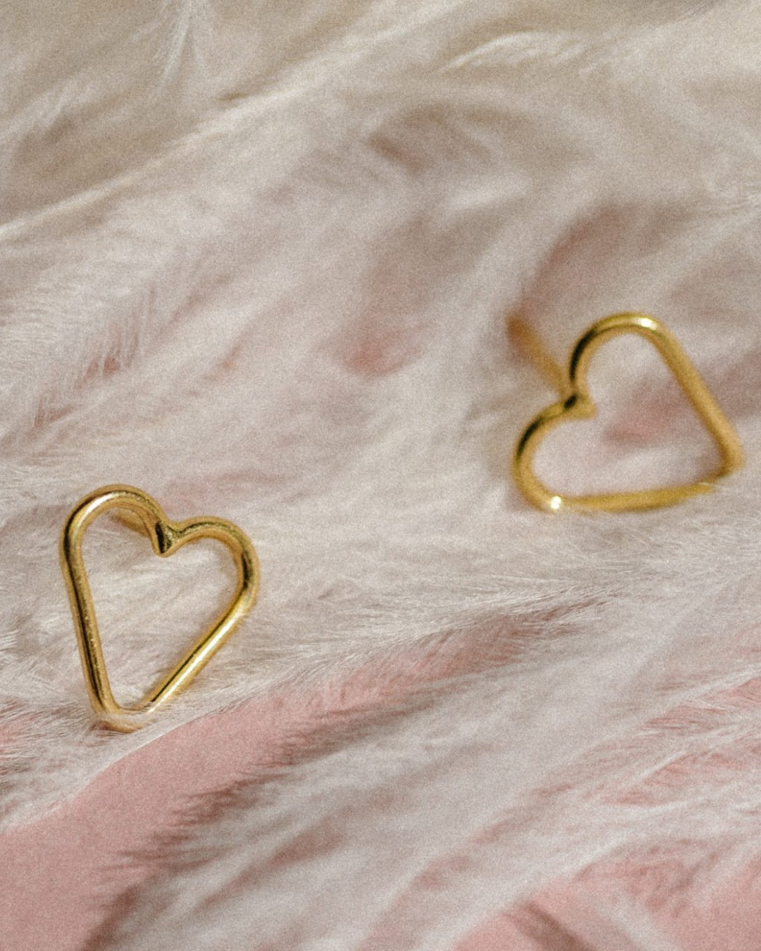 Cercei inimioare din aur galben
