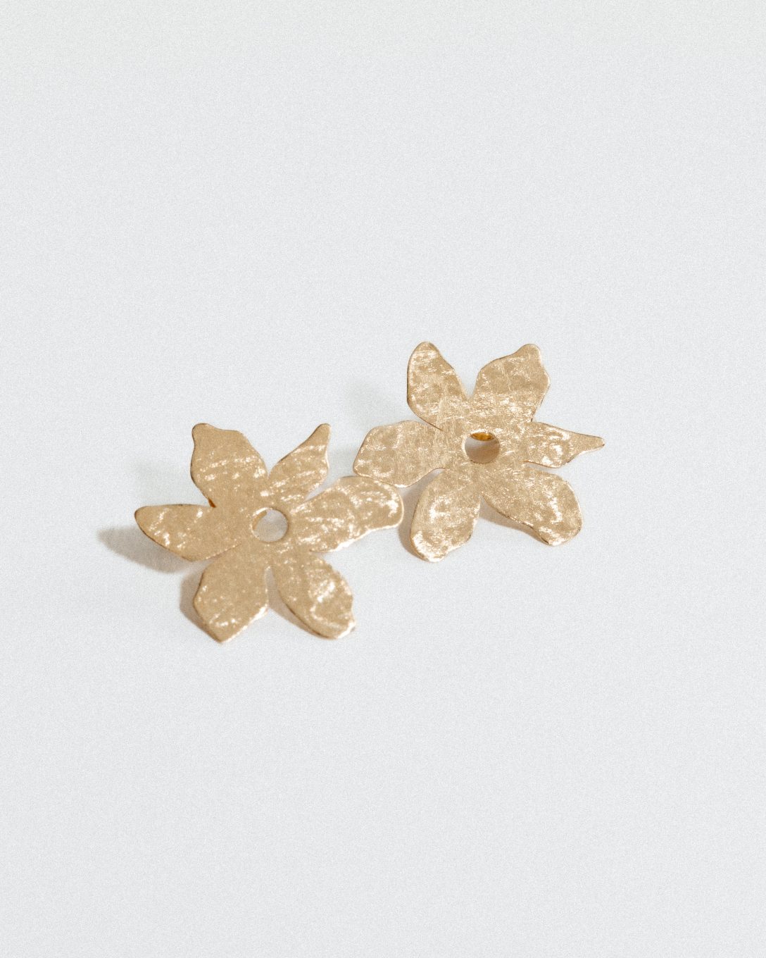 Yellow gold flower earrings