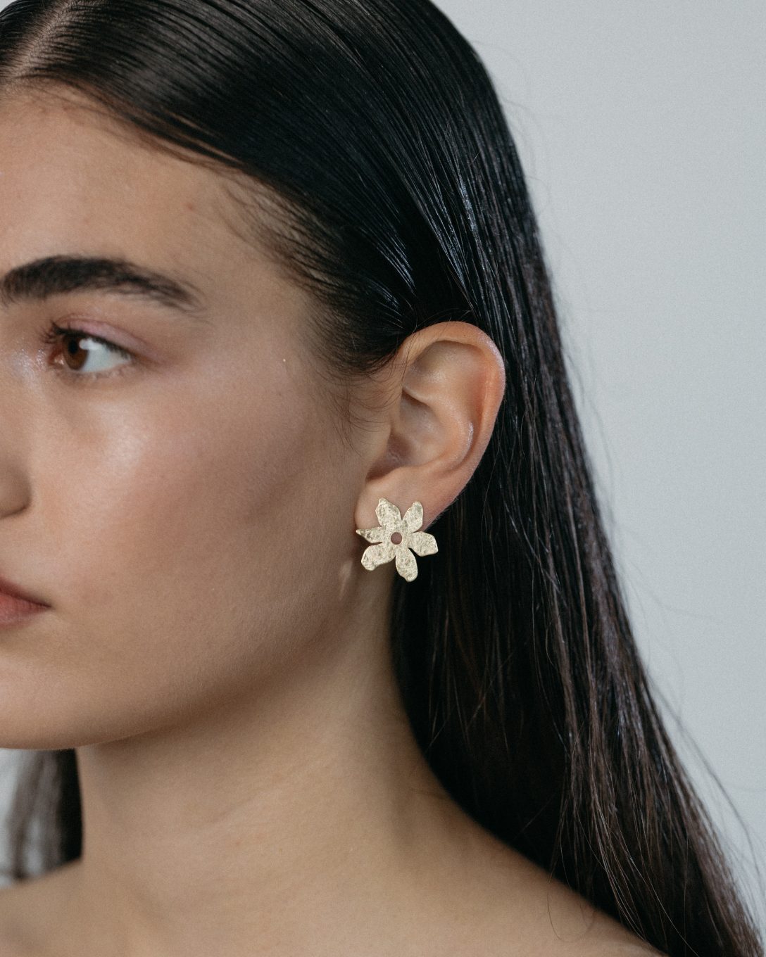 Yellow gold flower earrings