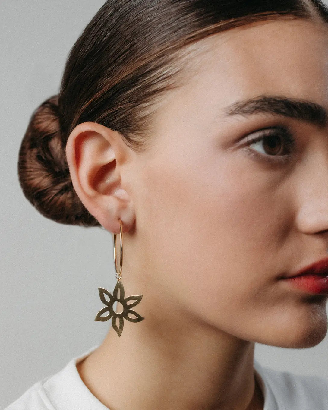 Large yellow gold flower hoop earrings