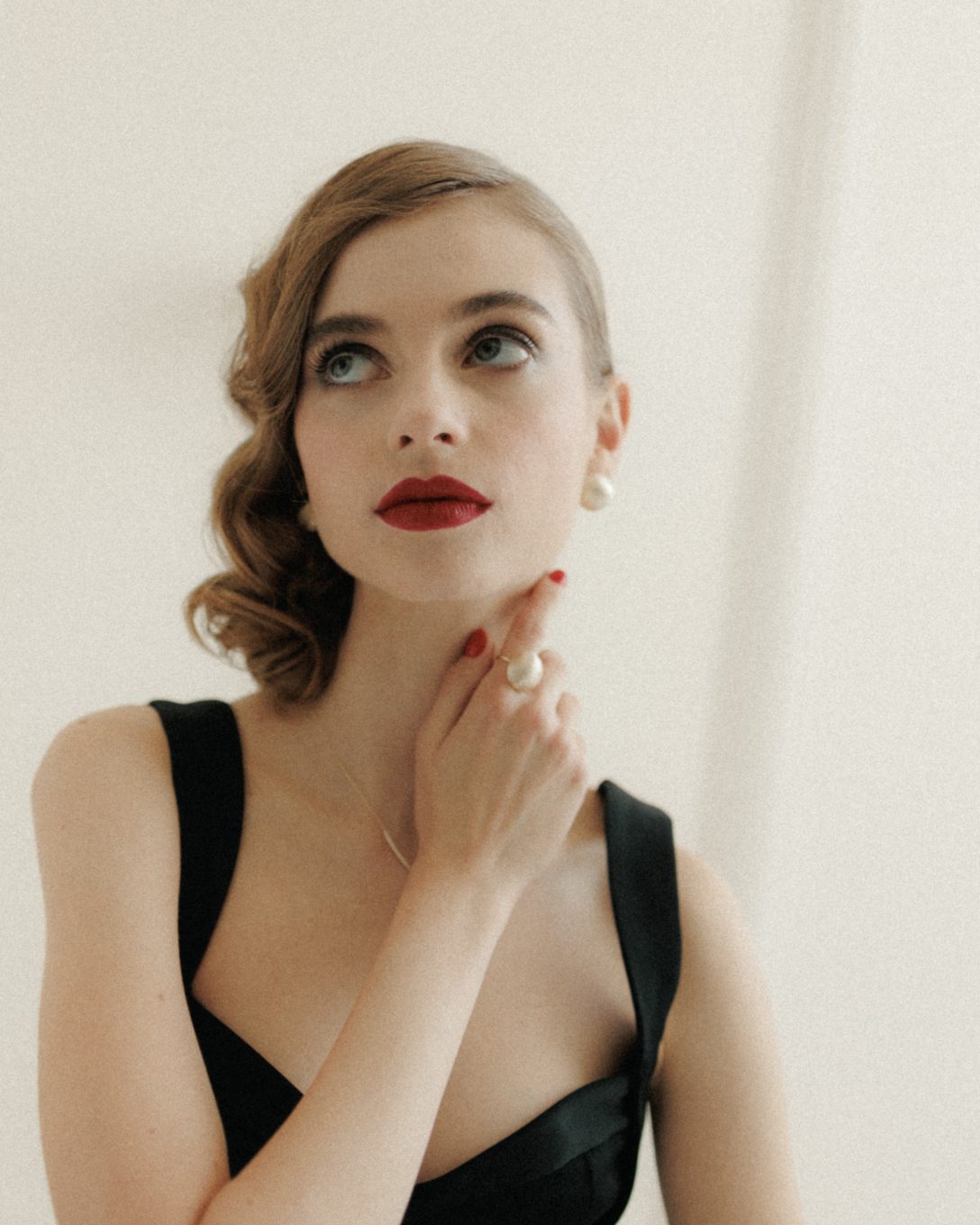 Cercei globes mari din aur galben cu diamant natural