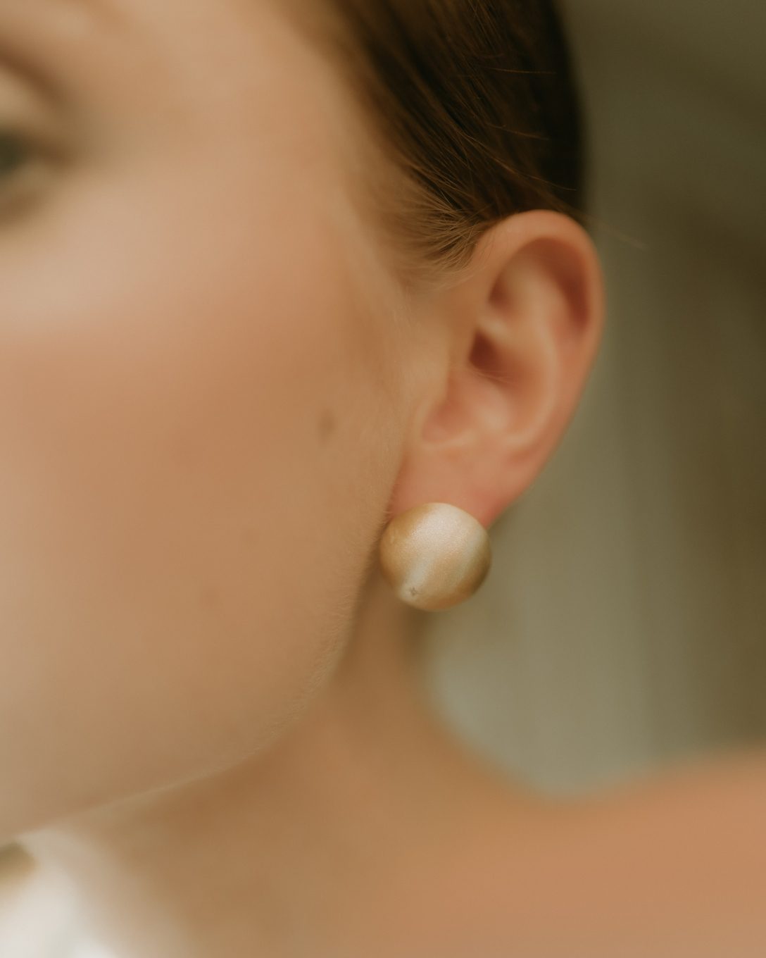 Cercei globes mari din aur galben cu diamant natural