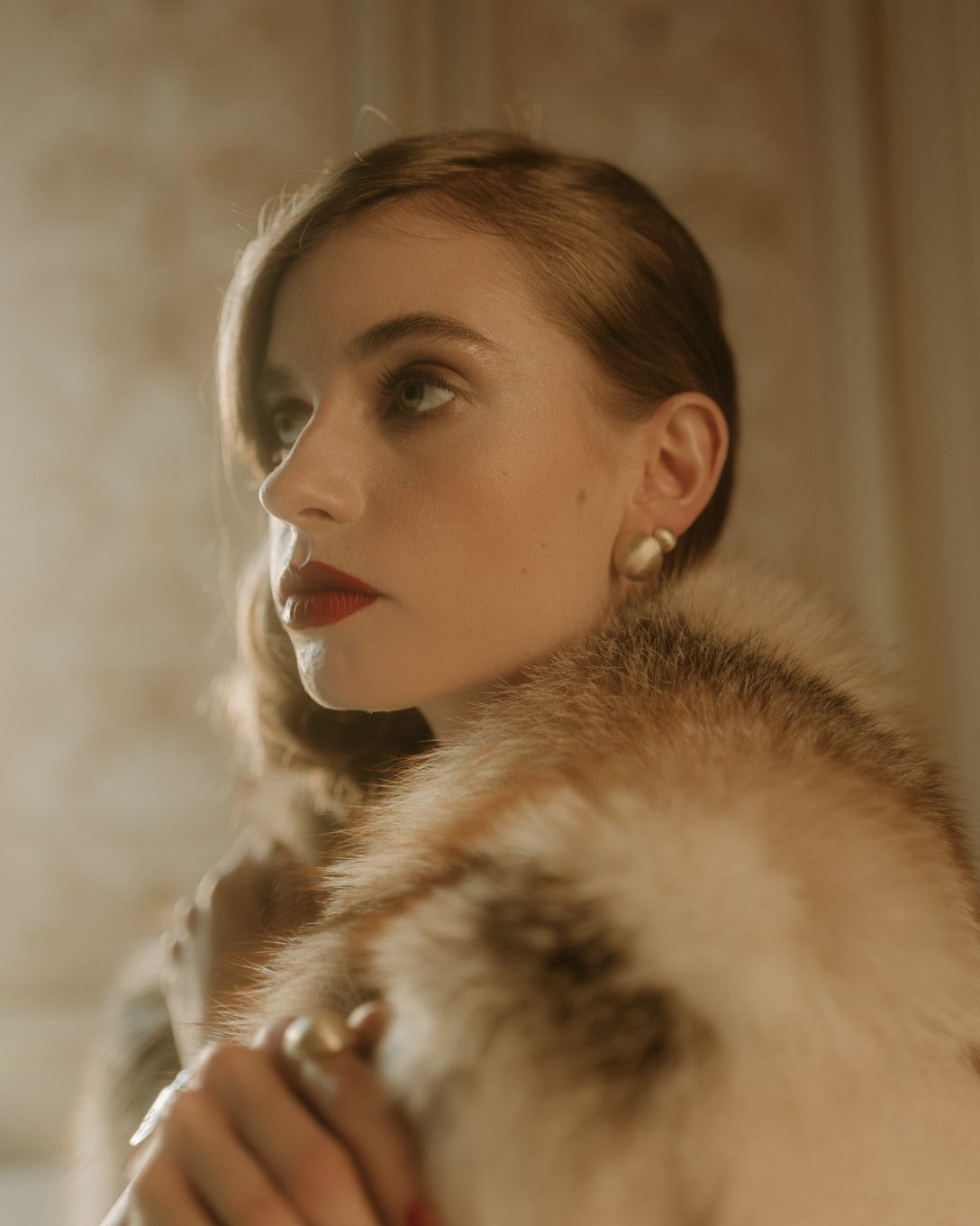 Cercei globes mari din aur galben cu diamant natural