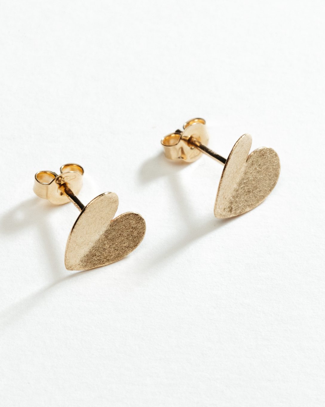 Cercei inimă plină mini din aur galben