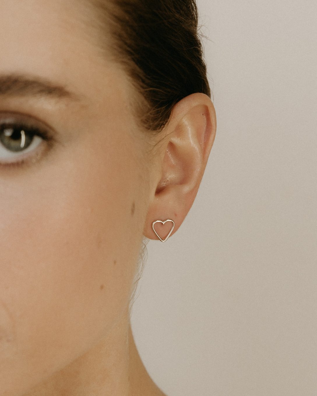 Cercei inimioare din aur alb