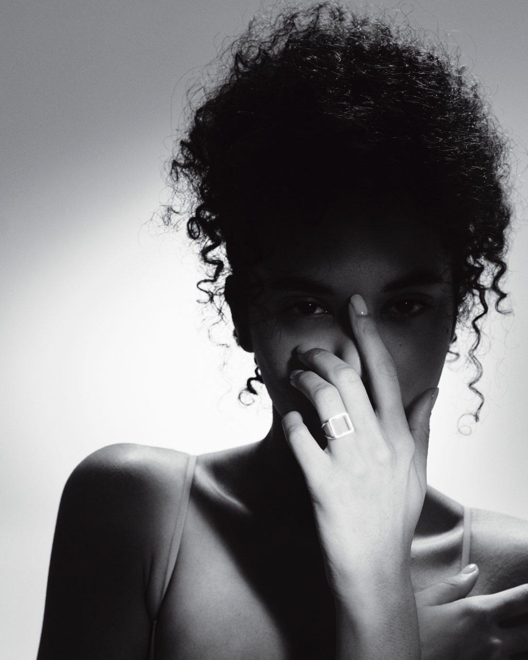 Yellow gold Manifest ring