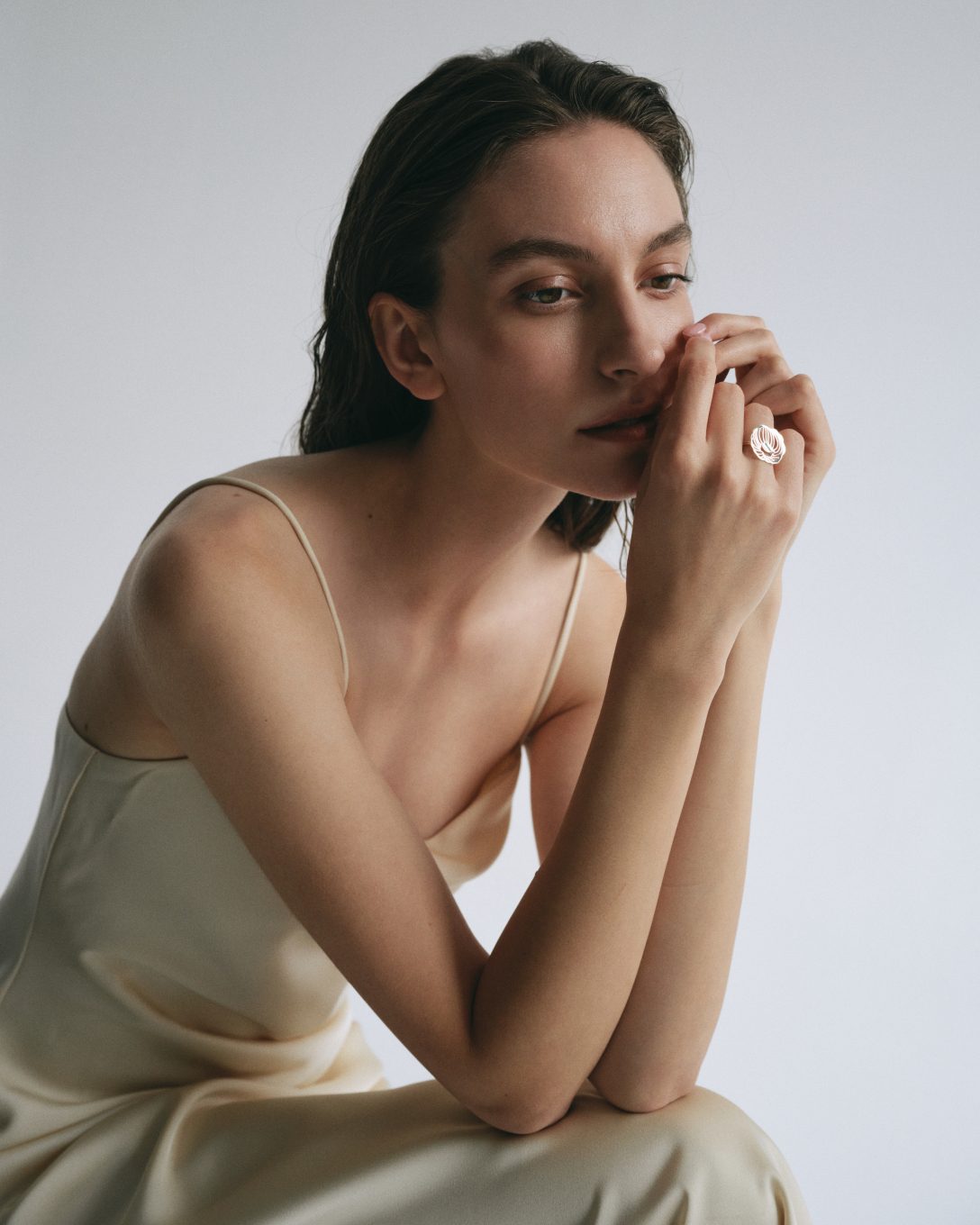 Inel cu bujor din aur galben