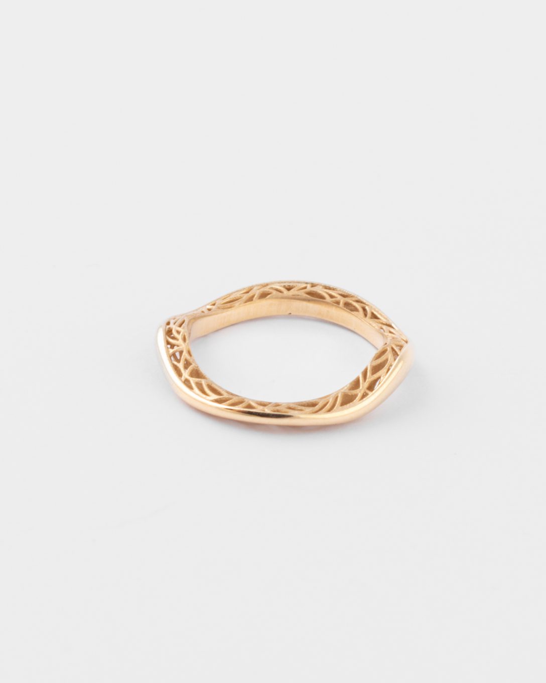 Yellow gold Melted structure ring