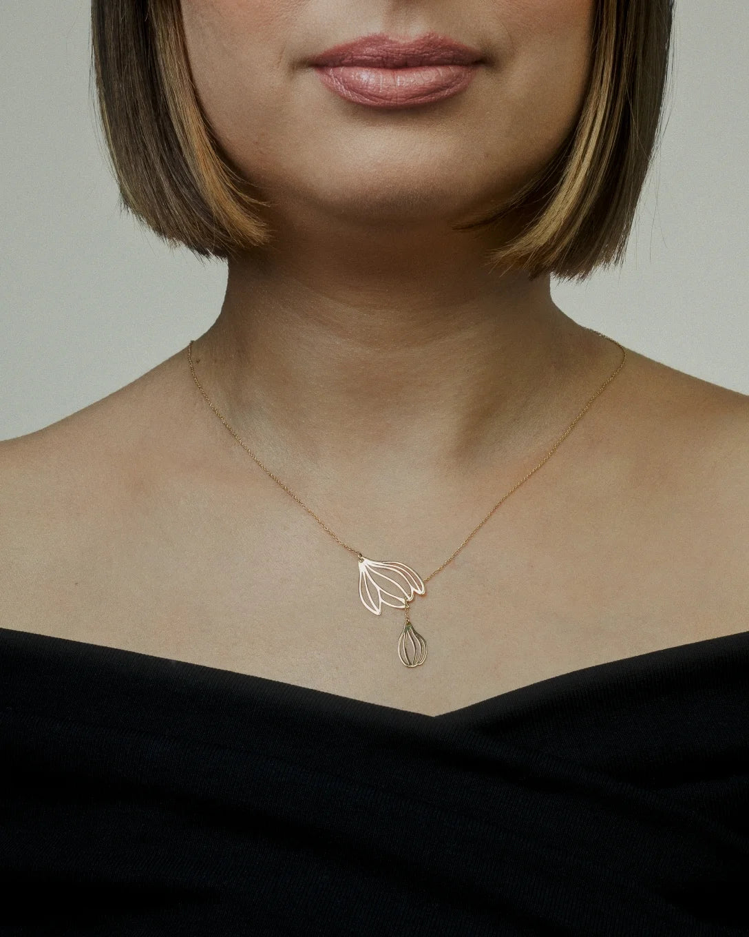 Lanț cu magnolie lung din aur galben