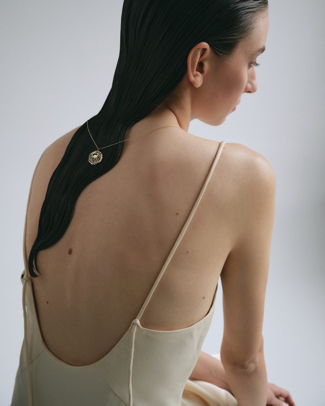 Lanț cu bujor din aur galben