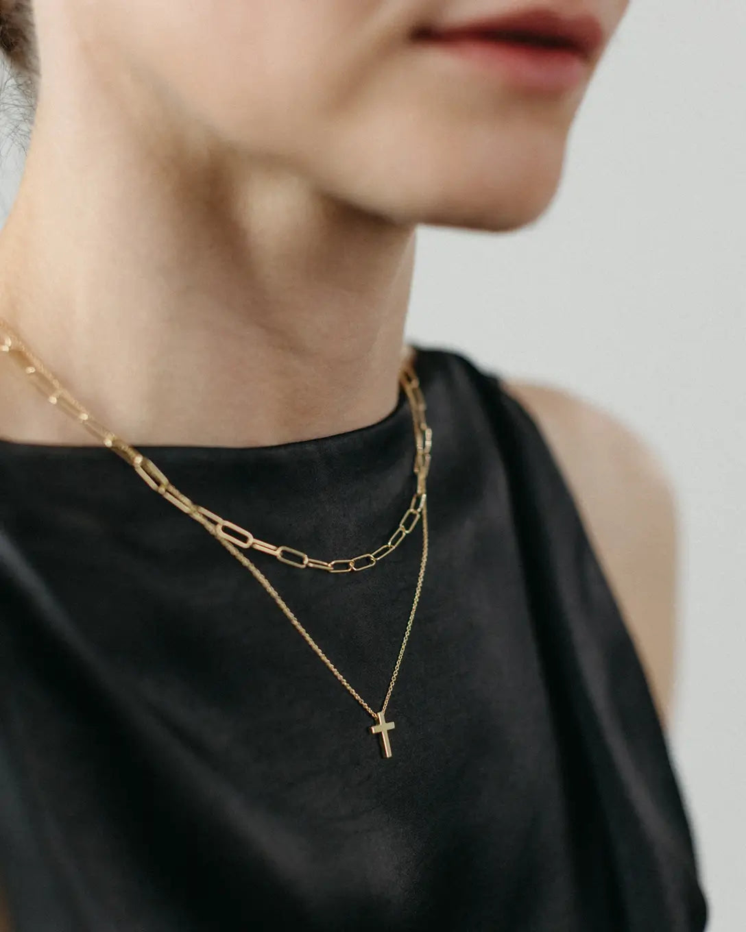 Lanț cu cruce din aur galben