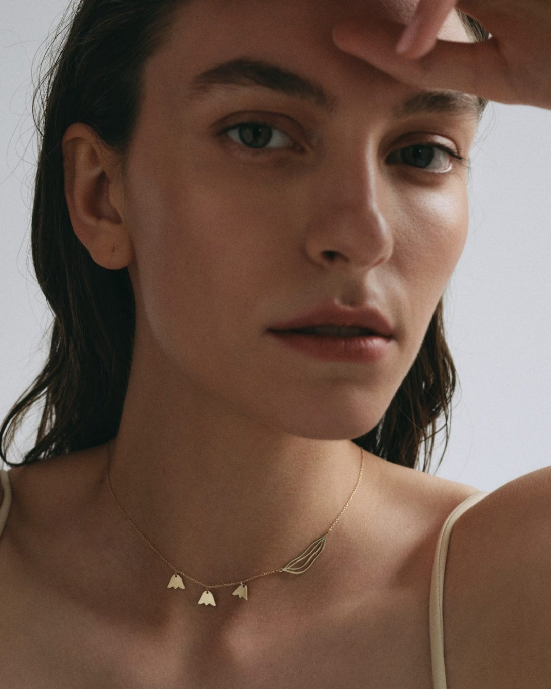 Lanț cu lăcrămioare din aur galben