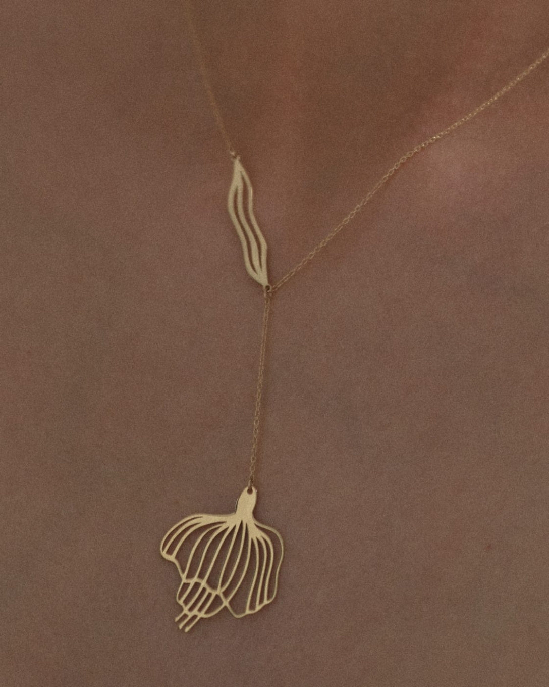 Lanț cu mac din aur galben