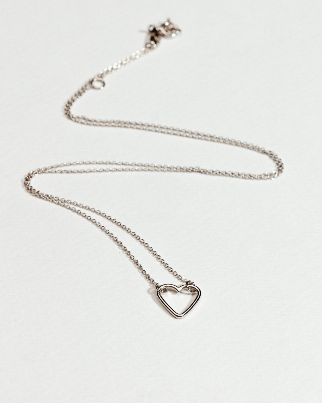 Lanț inimioară din aur alb