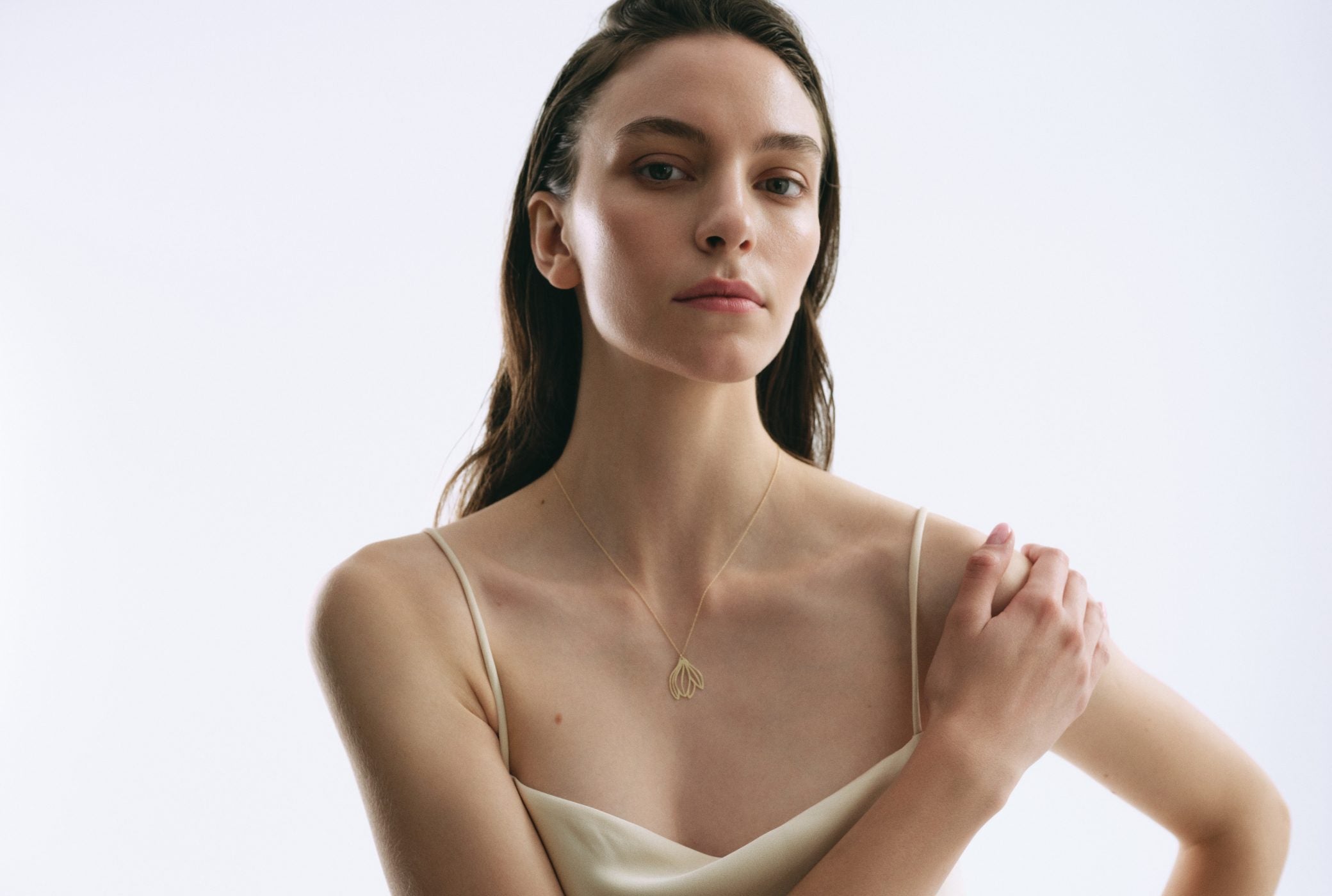 Lanț cu magnolie din aur galben