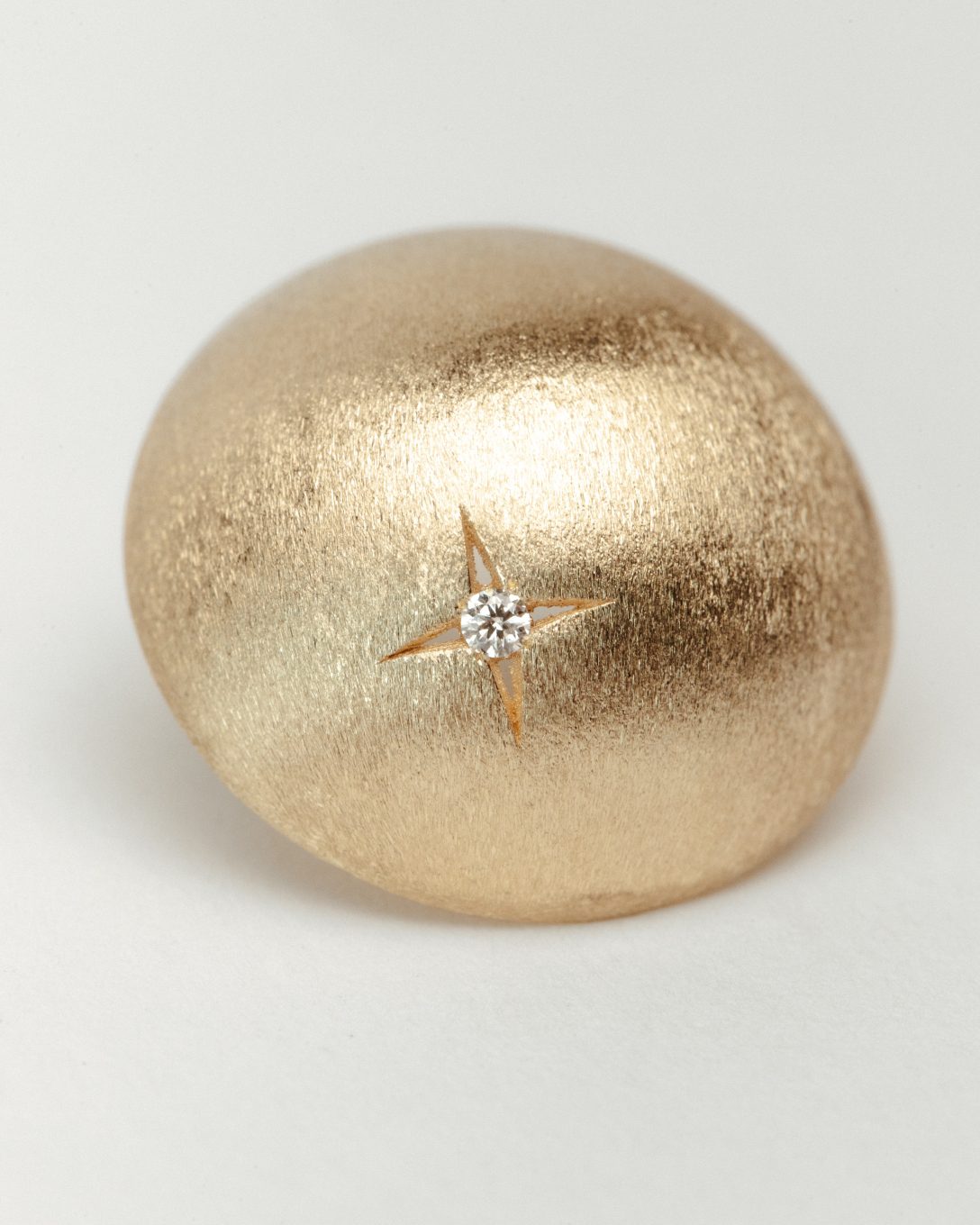 Cercei globes mari din aur galben cu diamant natural