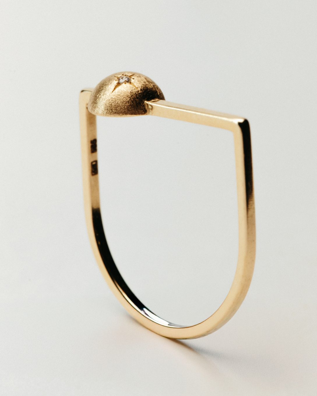 Inel Globe Timpul din aur galben cu diamant natural