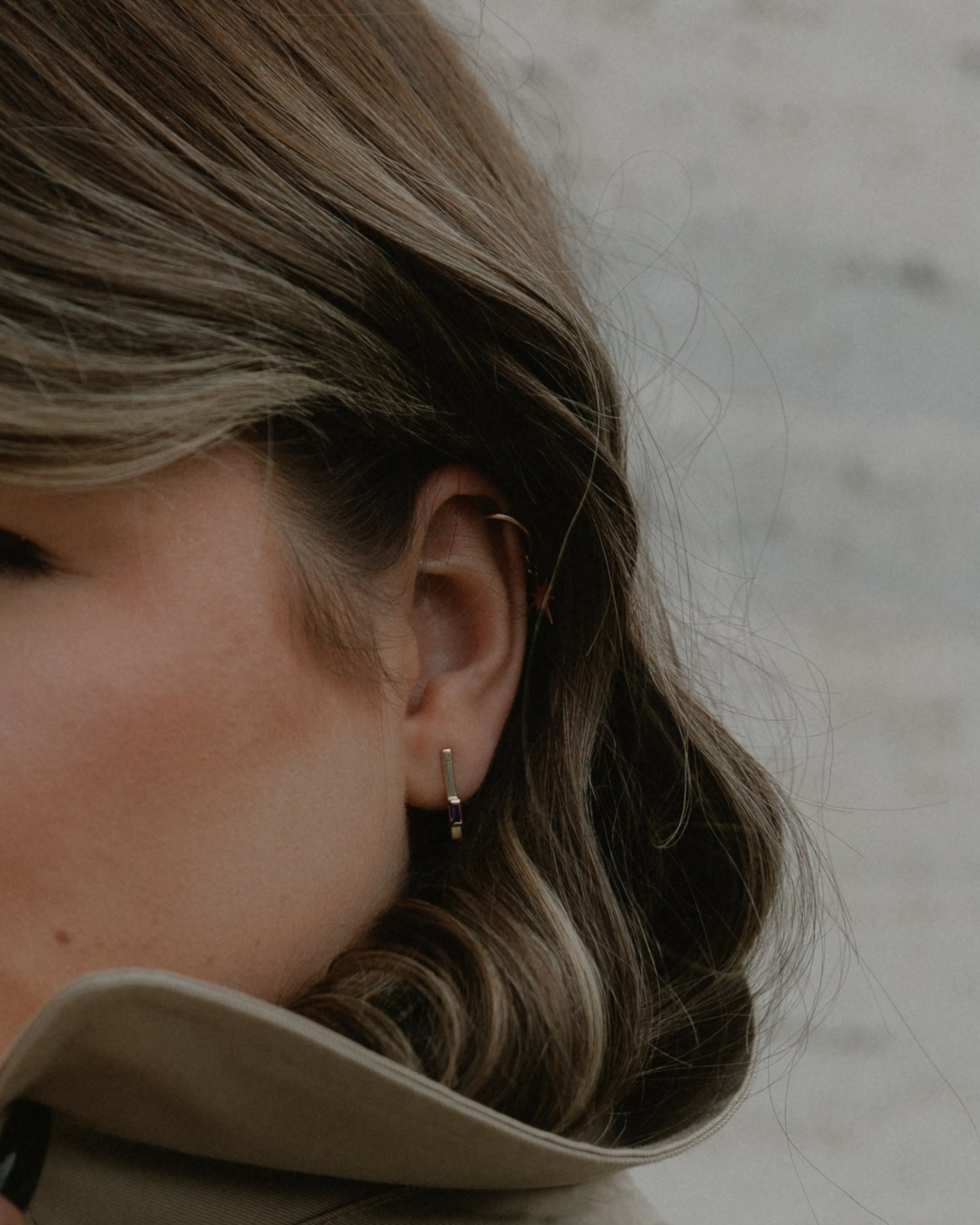 Cercei Baguette linear din aur galben cu ametist