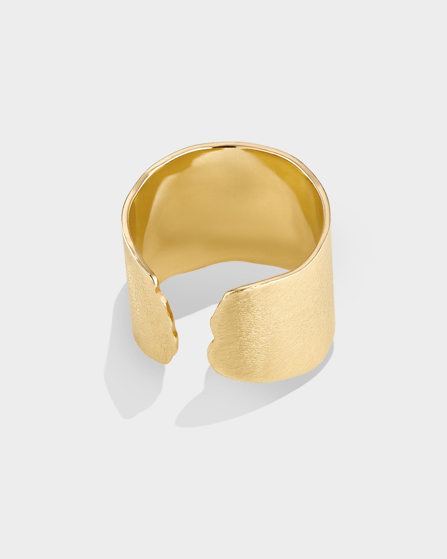 14k gold wide seashell band ring
