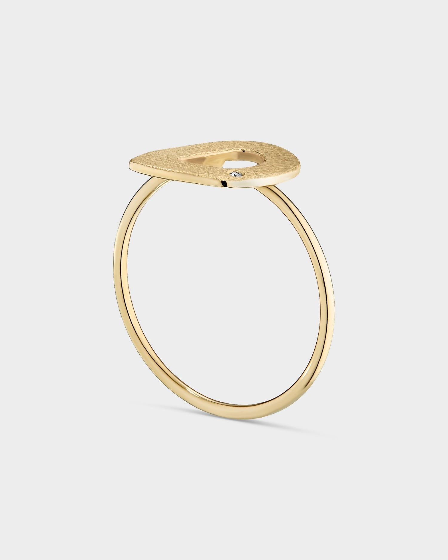 14k gold mini seashell ring with natural diamond