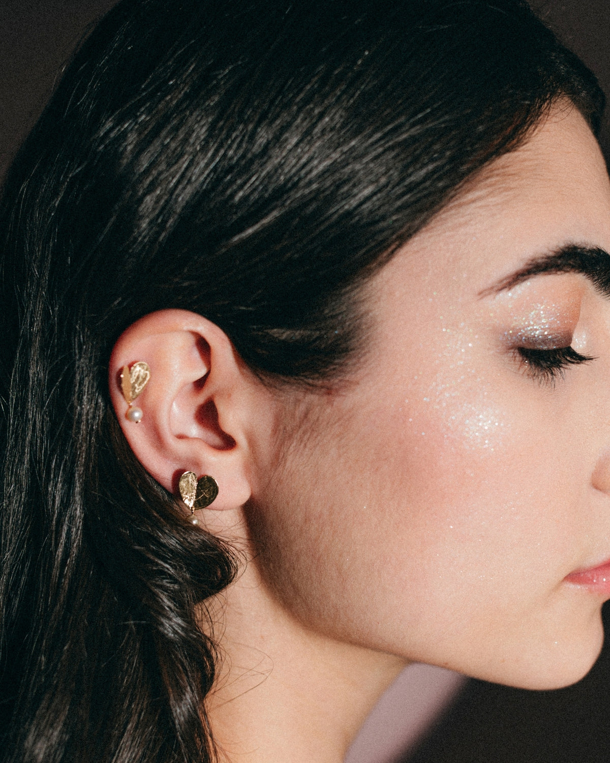 Small yellow gold solid heart and pearl earrings