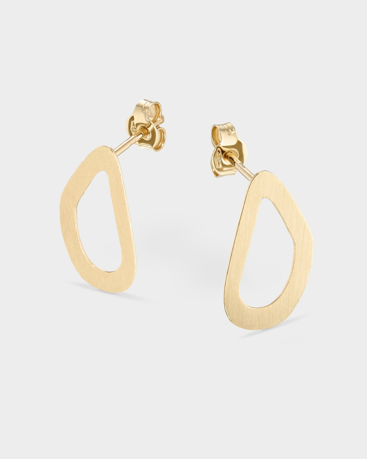 14k gold medium drop seashell earrings