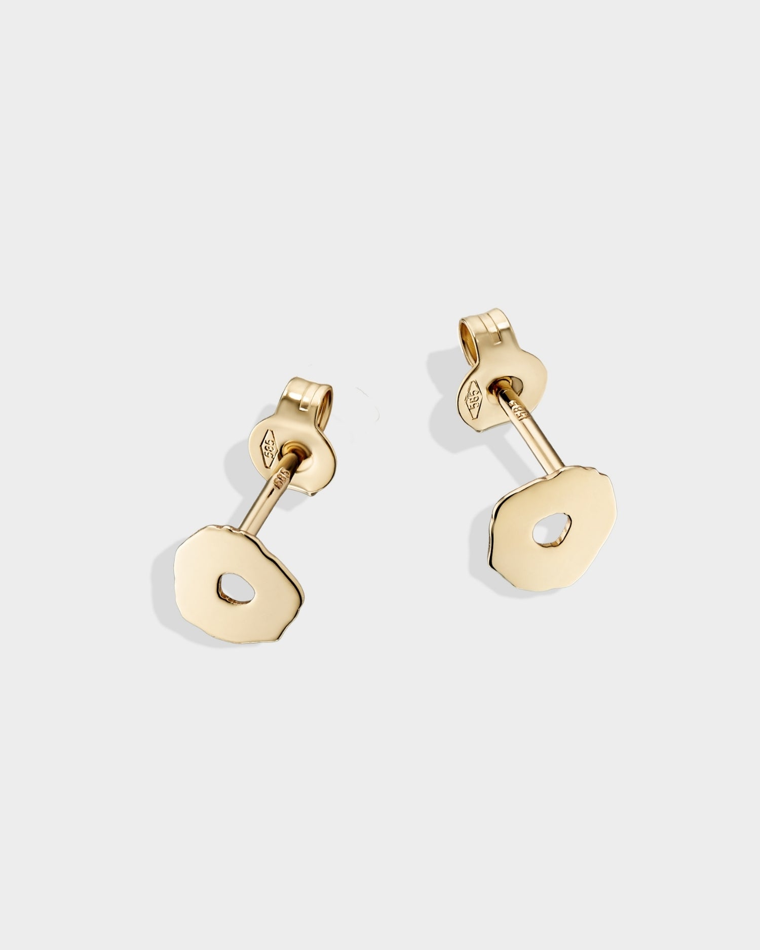 14k gold mini round seashell earrings
