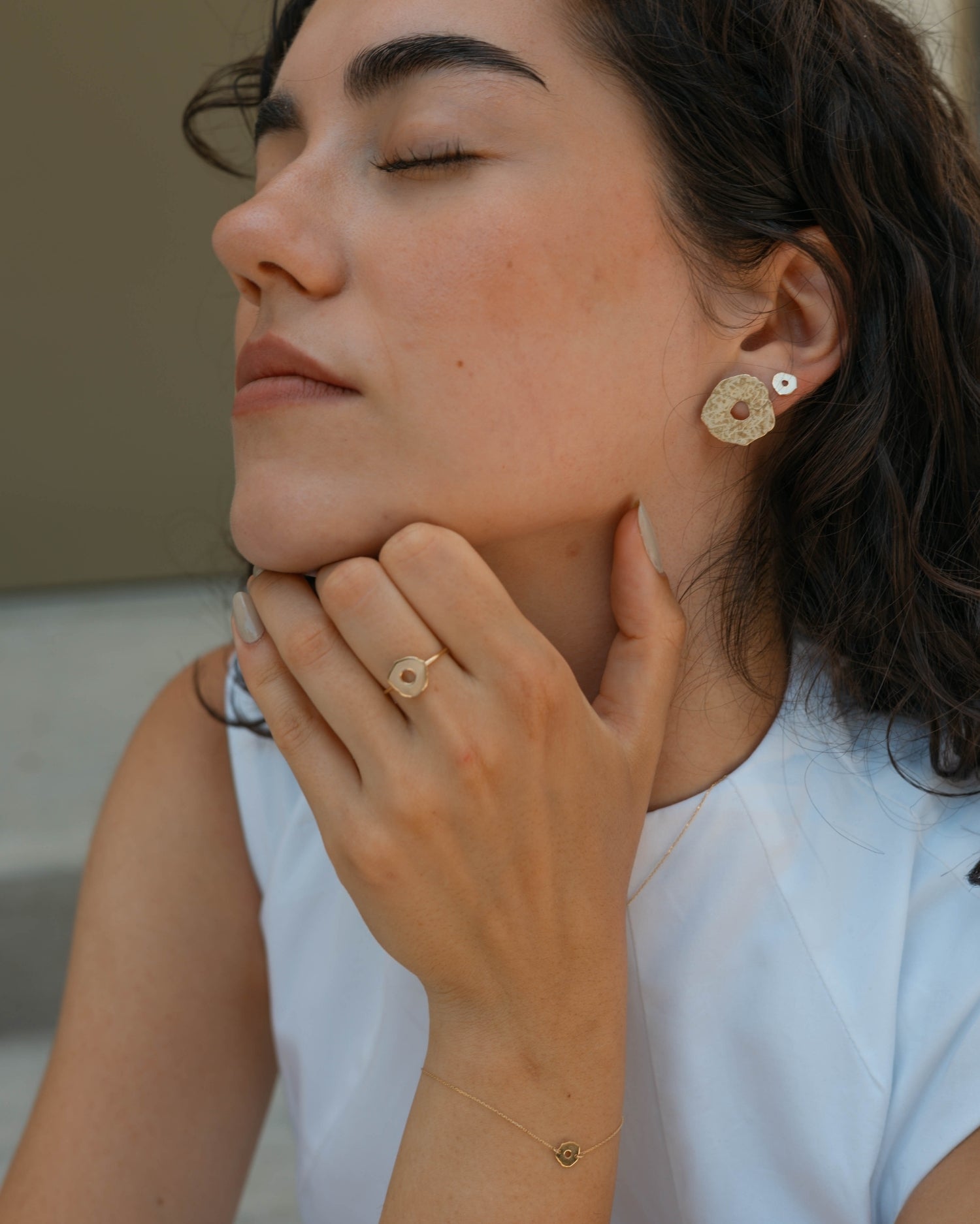 14k gold mini round seashell earrings