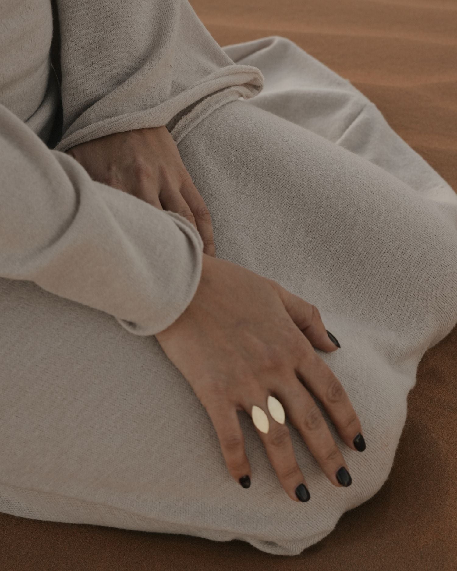 Yellow gold Oleandro ring