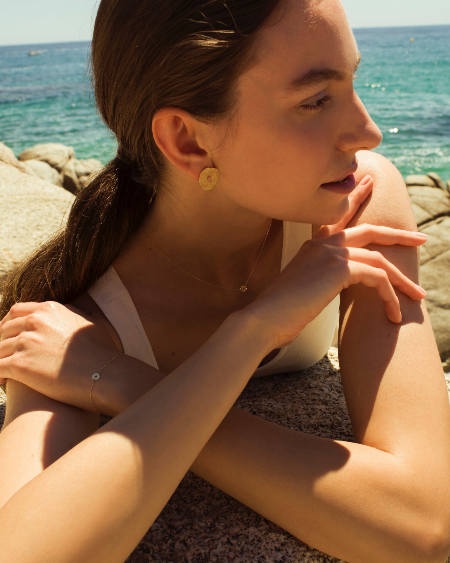 14k gold round seashell earrings