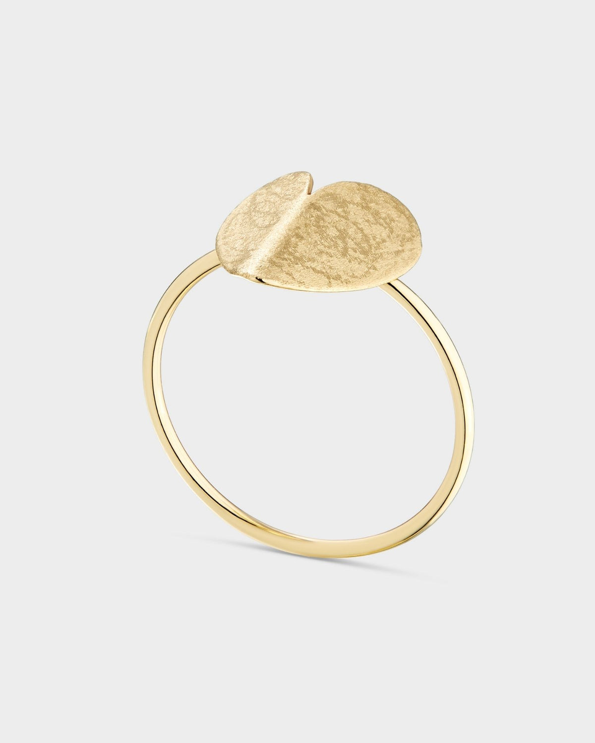 Yellow gold solid heart ring
