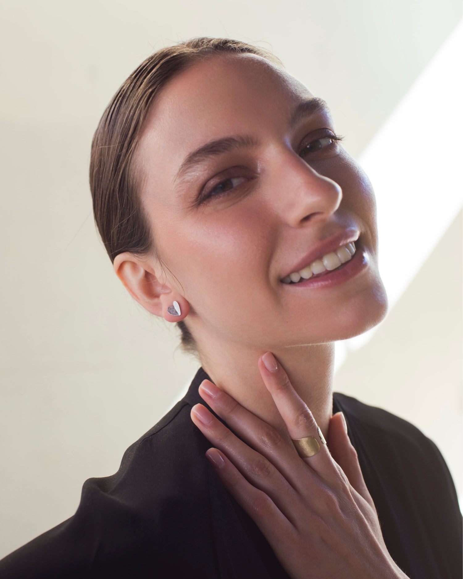 White gold mini heart stud earrings