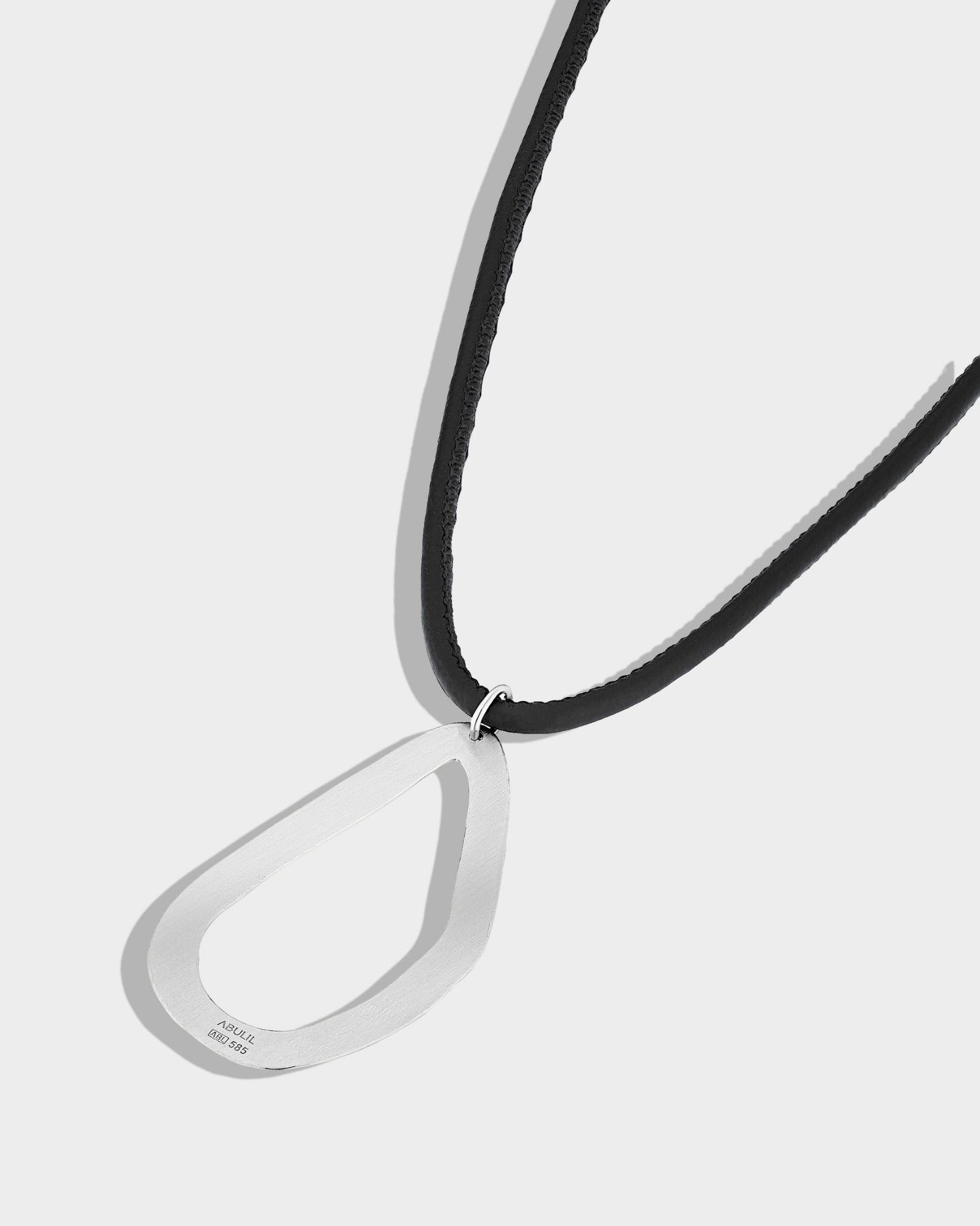 14k white gold seashell cord necklace