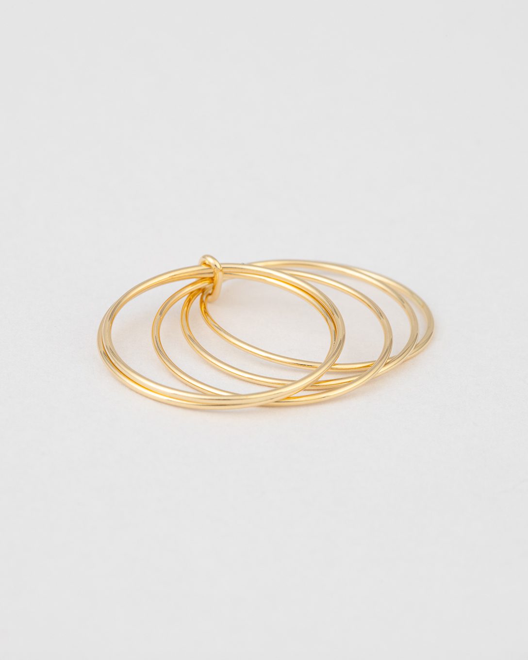 Yellow gold wire ring