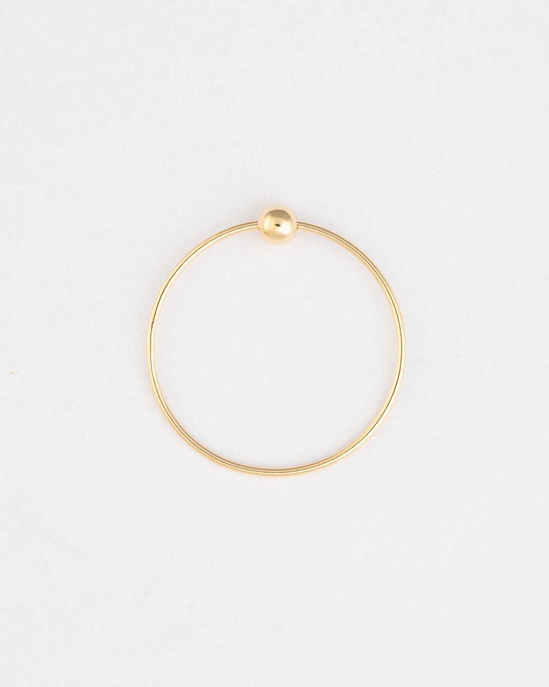 Yellow gold sphere ring