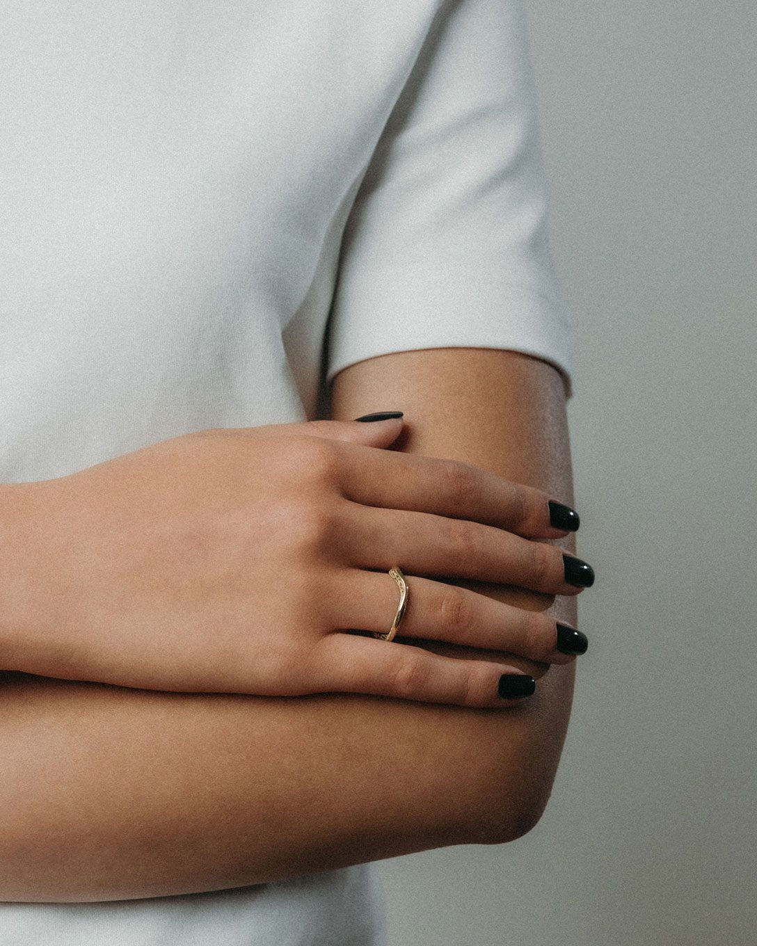 Yellow gold Melted structure ring