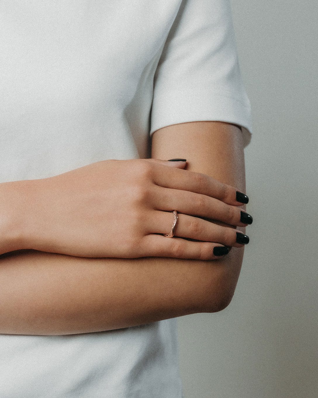 Rose gold Melted structure ring