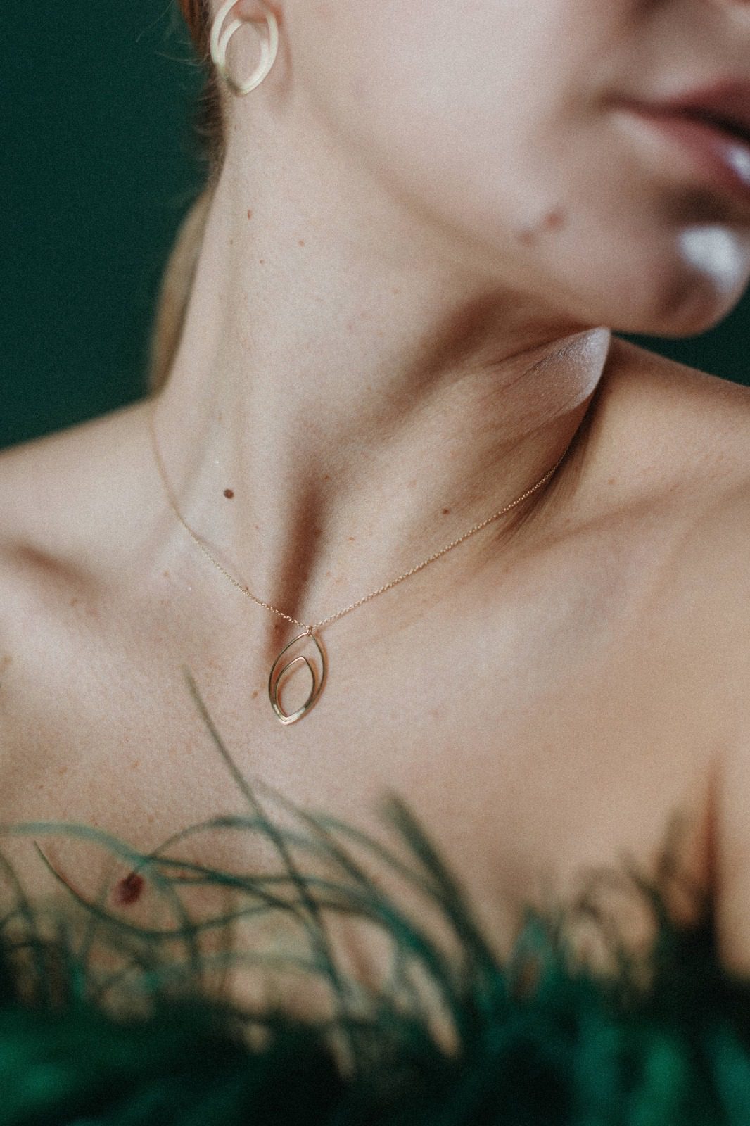 Yellow gold leaf necklace